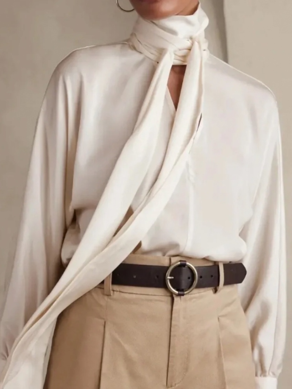 Banana Republic Long Sleeve Bow Tie Blouse Medium